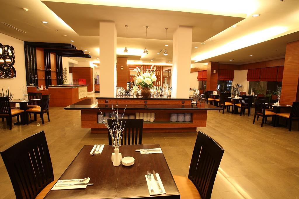 Aston Tanjung City Hotel Ngoại thất bức ảnh
