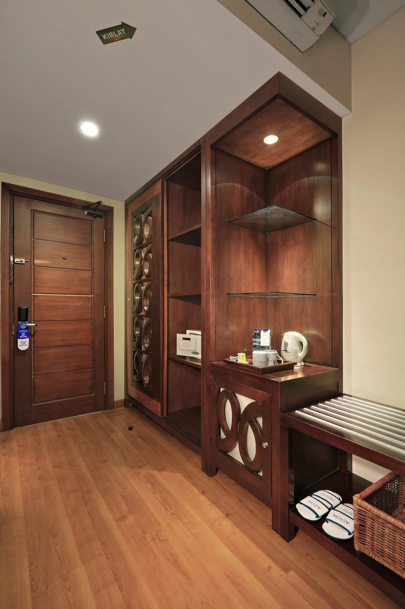 Aston Tanjung City Hotel Ngoại thất bức ảnh