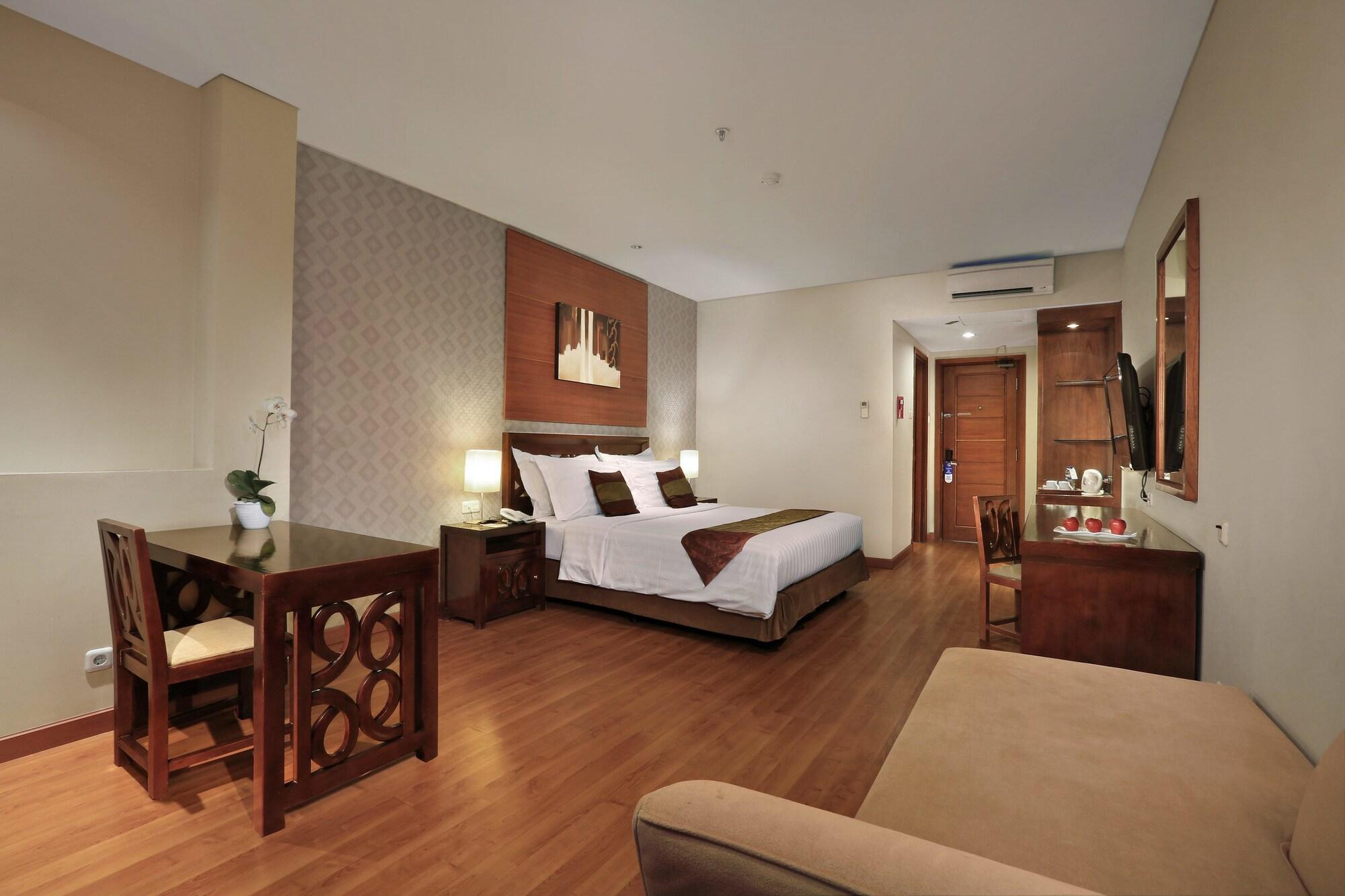 Aston Tanjung City Hotel Ngoại thất bức ảnh
