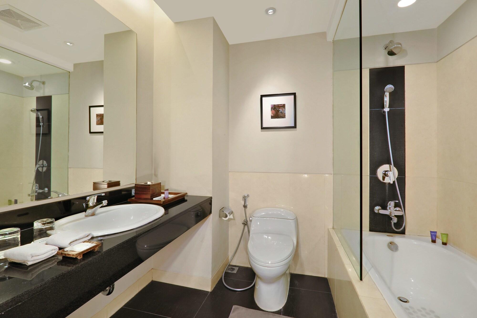 Aston Tanjung City Hotel Ngoại thất bức ảnh