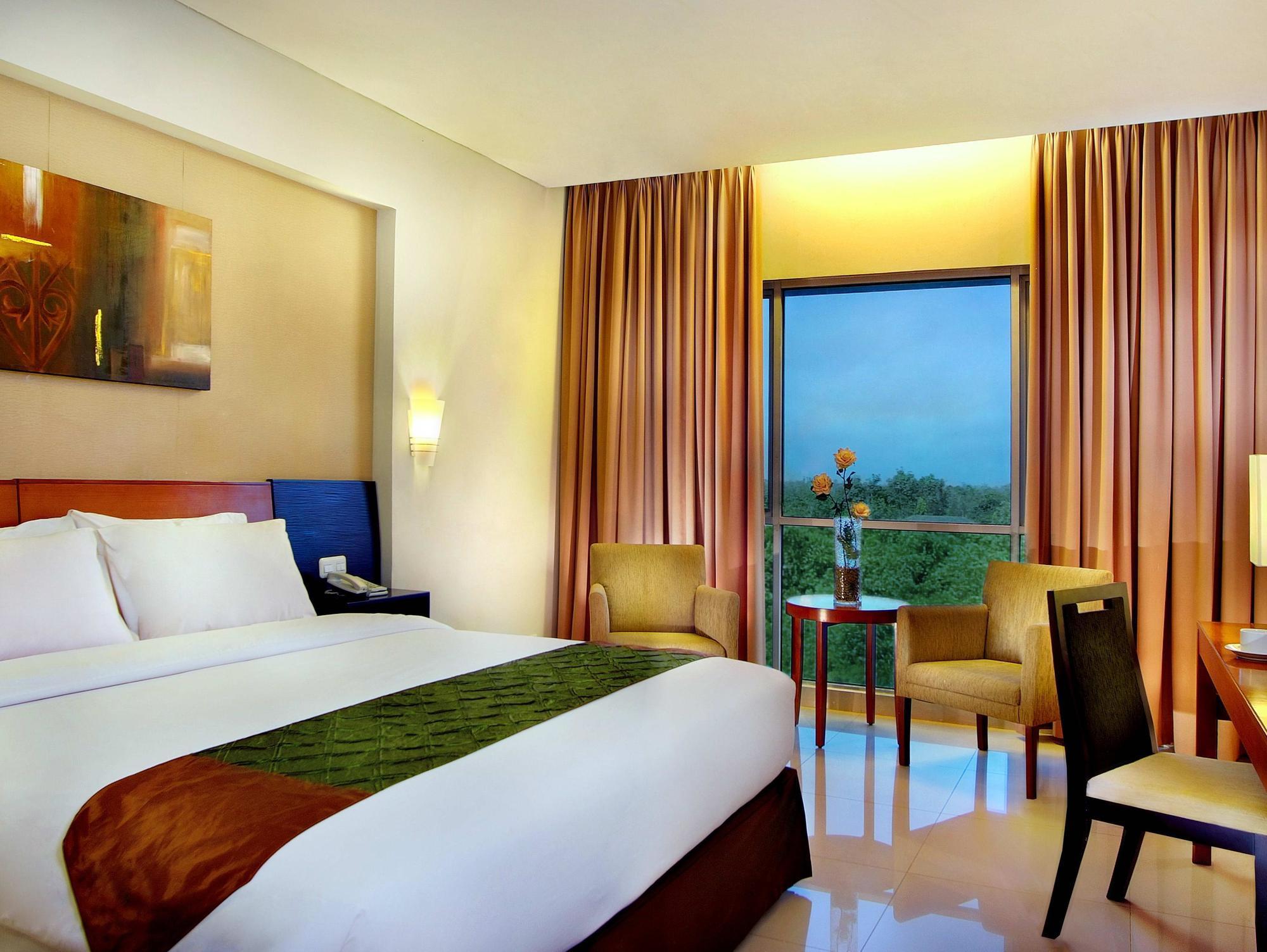 Aston Tanjung City Hotel Ngoại thất bức ảnh