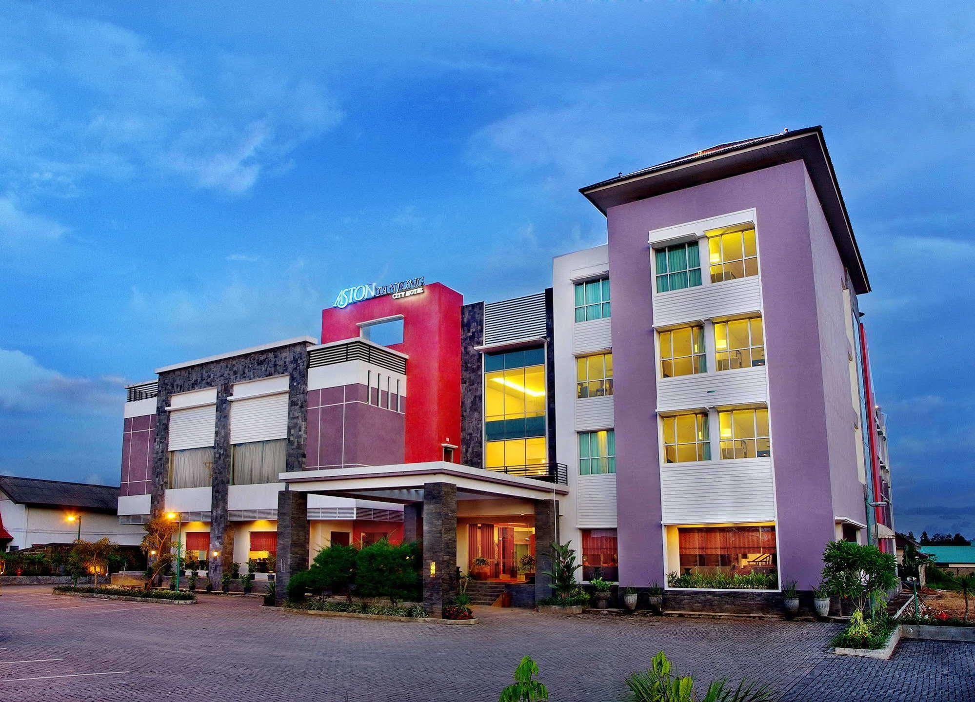 Aston Tanjung City Hotel Ngoại thất bức ảnh